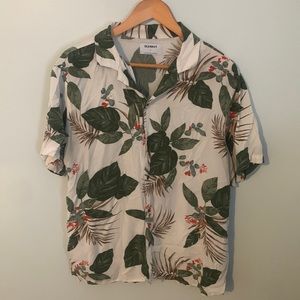 Old navy Hawaiian shirt